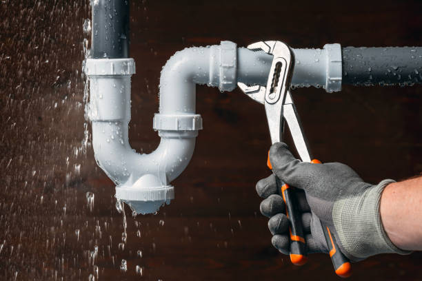 Professional Gas Line Repair technician working in Warsaw, IN